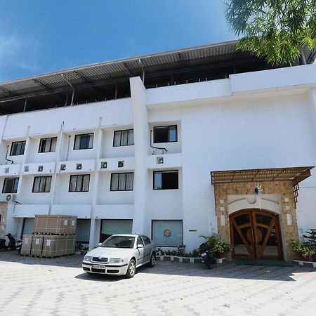 Super Townhouse Dona Castle Hotel Kollam Exterior foto