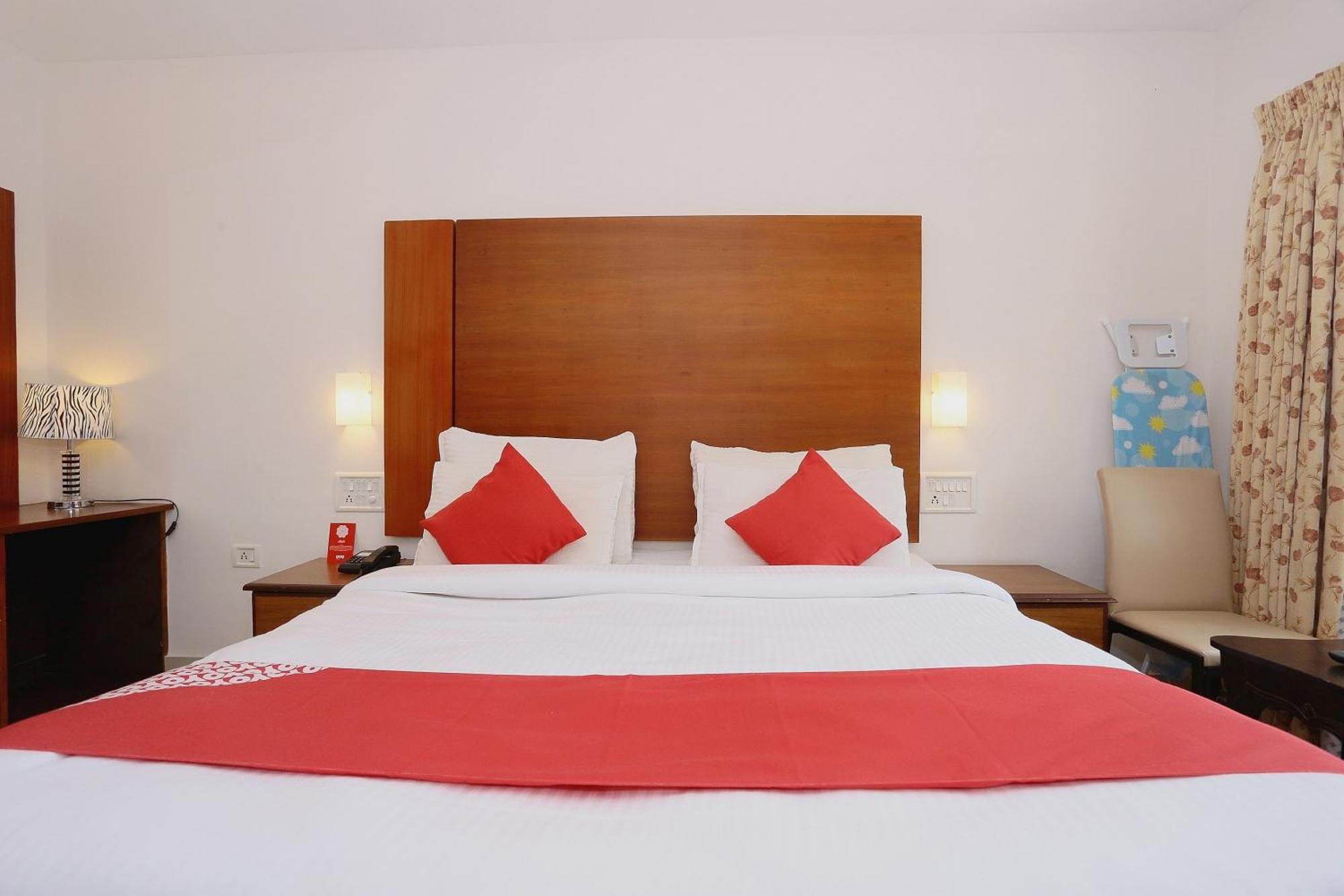 Super Townhouse Dona Castle Hotel Kollam Exterior foto
