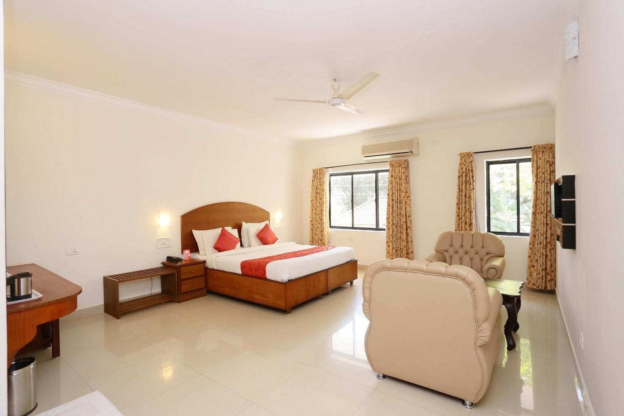 Super Townhouse Dona Castle Hotel Kollam Exterior foto