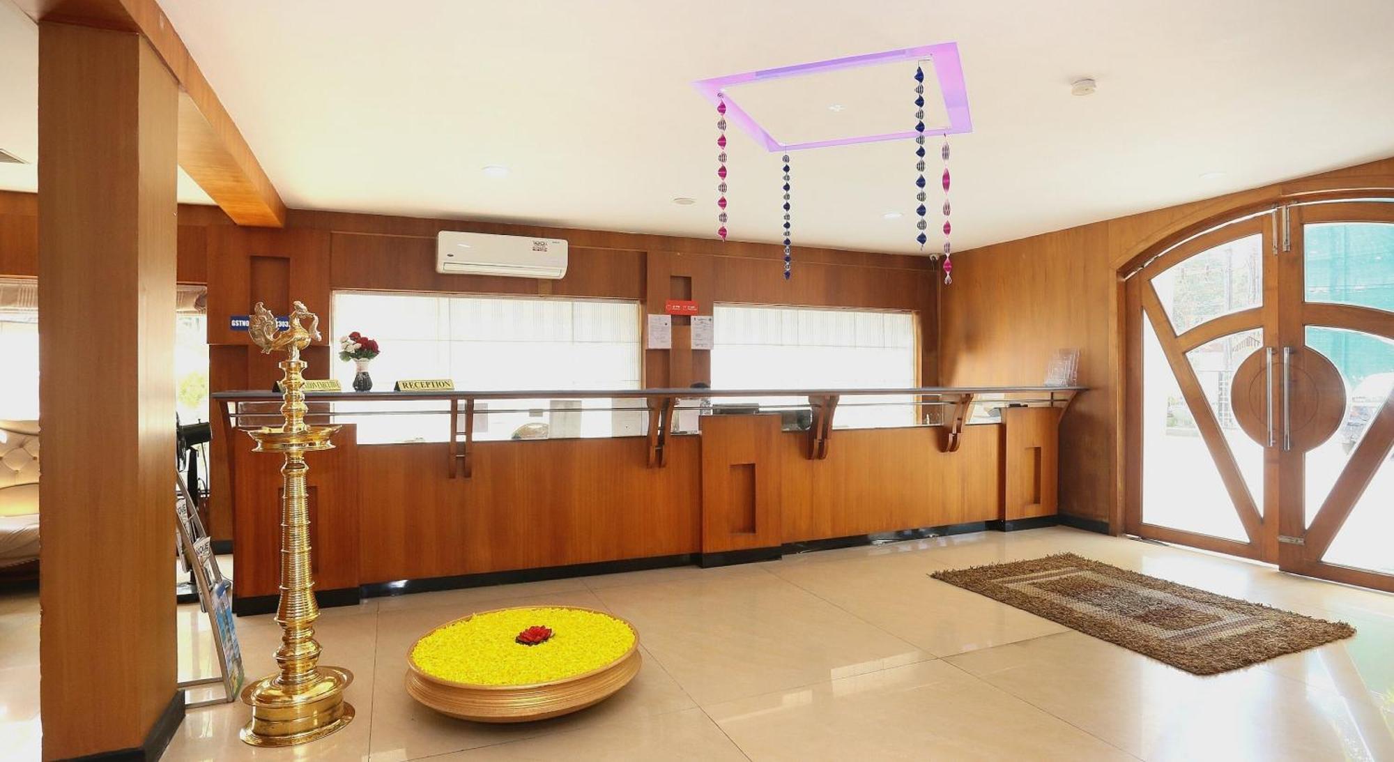 Super Townhouse Dona Castle Hotel Kollam Exterior foto