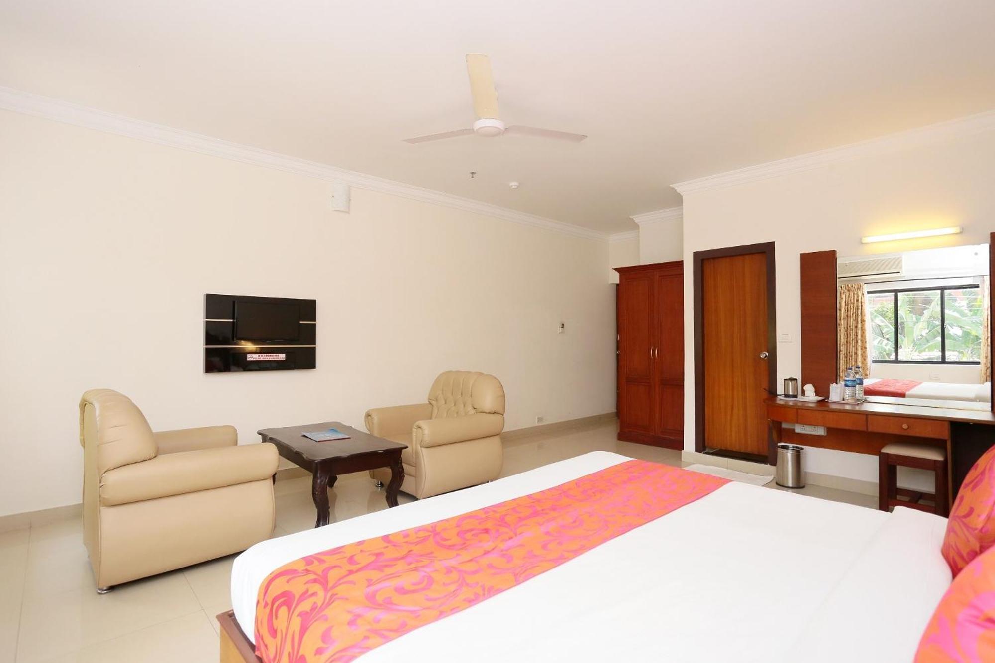 Super Townhouse Dona Castle Hotel Kollam Exterior foto