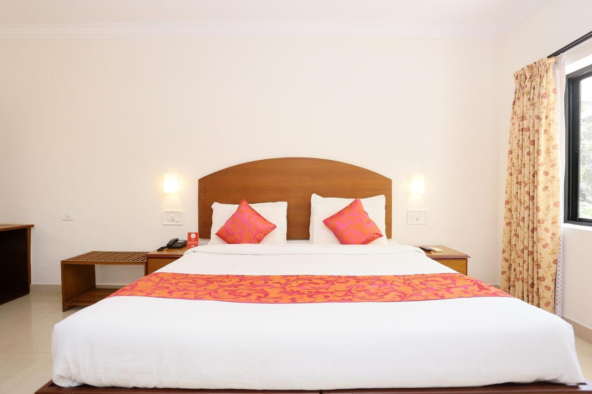 Super Townhouse Dona Castle Hotel Kollam Exterior foto