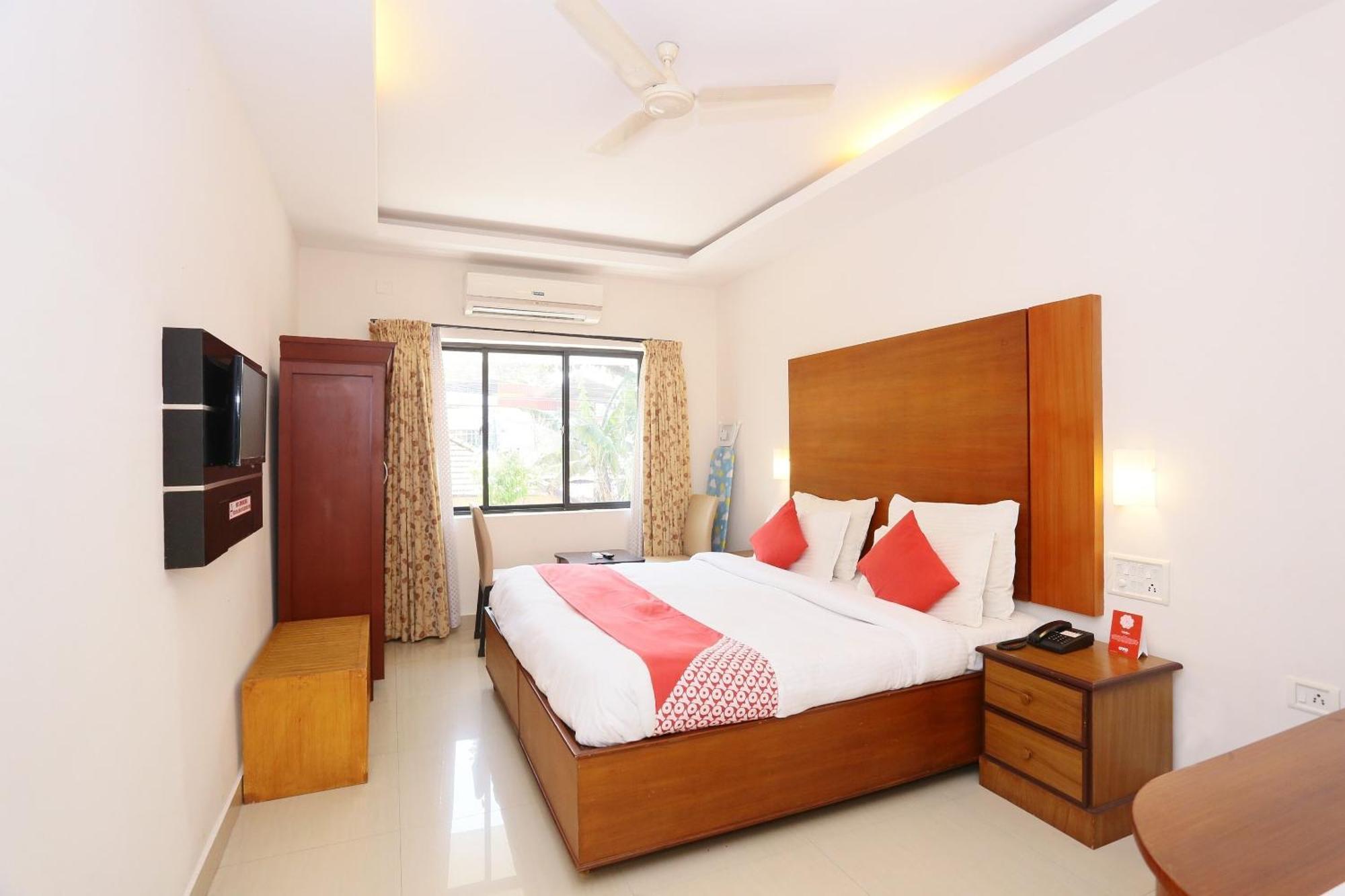 Super Townhouse Dona Castle Hotel Kollam Exterior foto