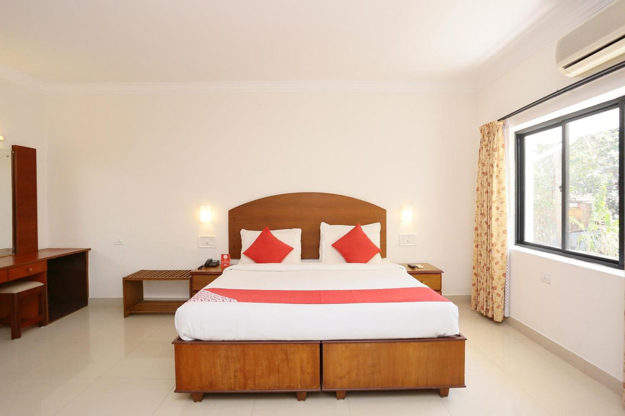Super Townhouse Dona Castle Hotel Kollam Exterior foto