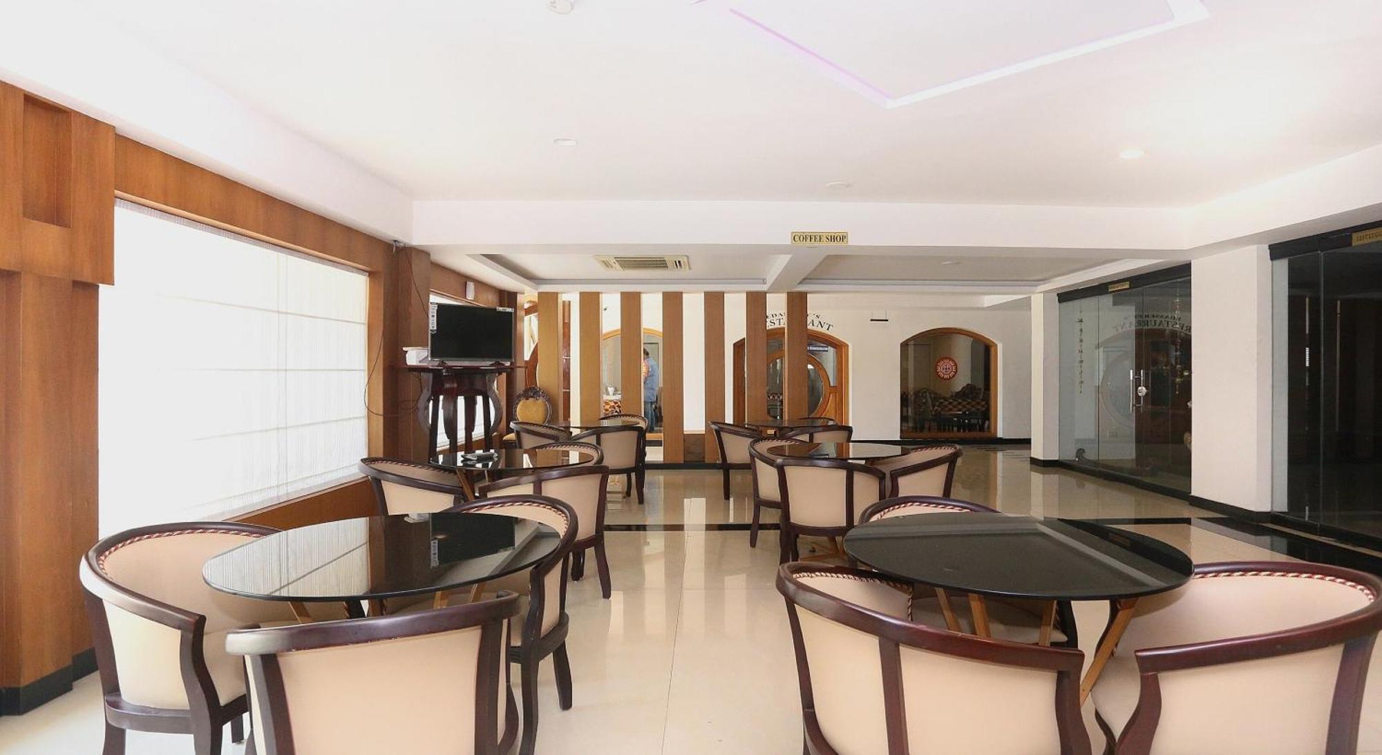 Super Townhouse Dona Castle Hotel Kollam Exterior foto