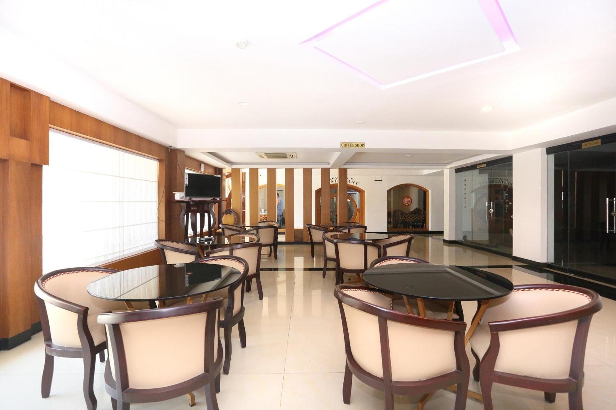 Super Townhouse Dona Castle Hotel Kollam Exterior foto