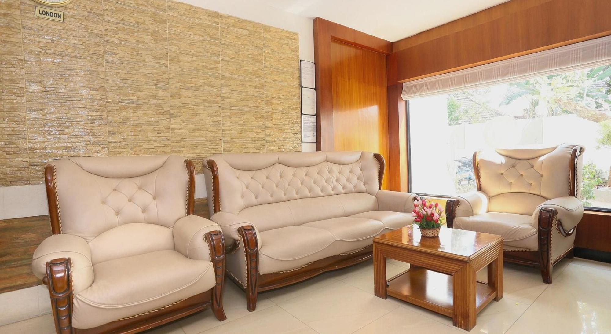Super Townhouse Dona Castle Hotel Kollam Exterior foto