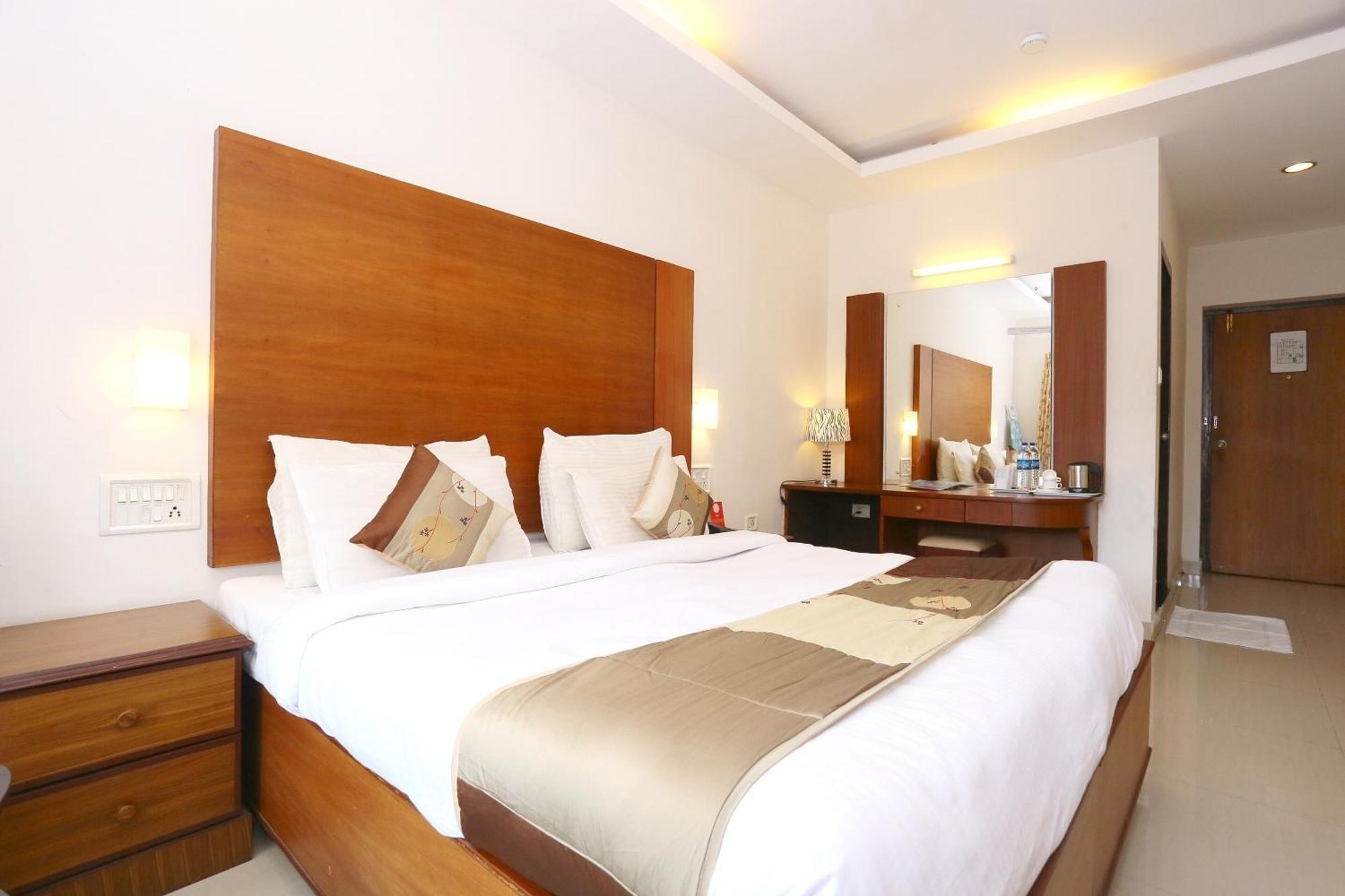 Super Townhouse Dona Castle Hotel Kollam Exterior foto