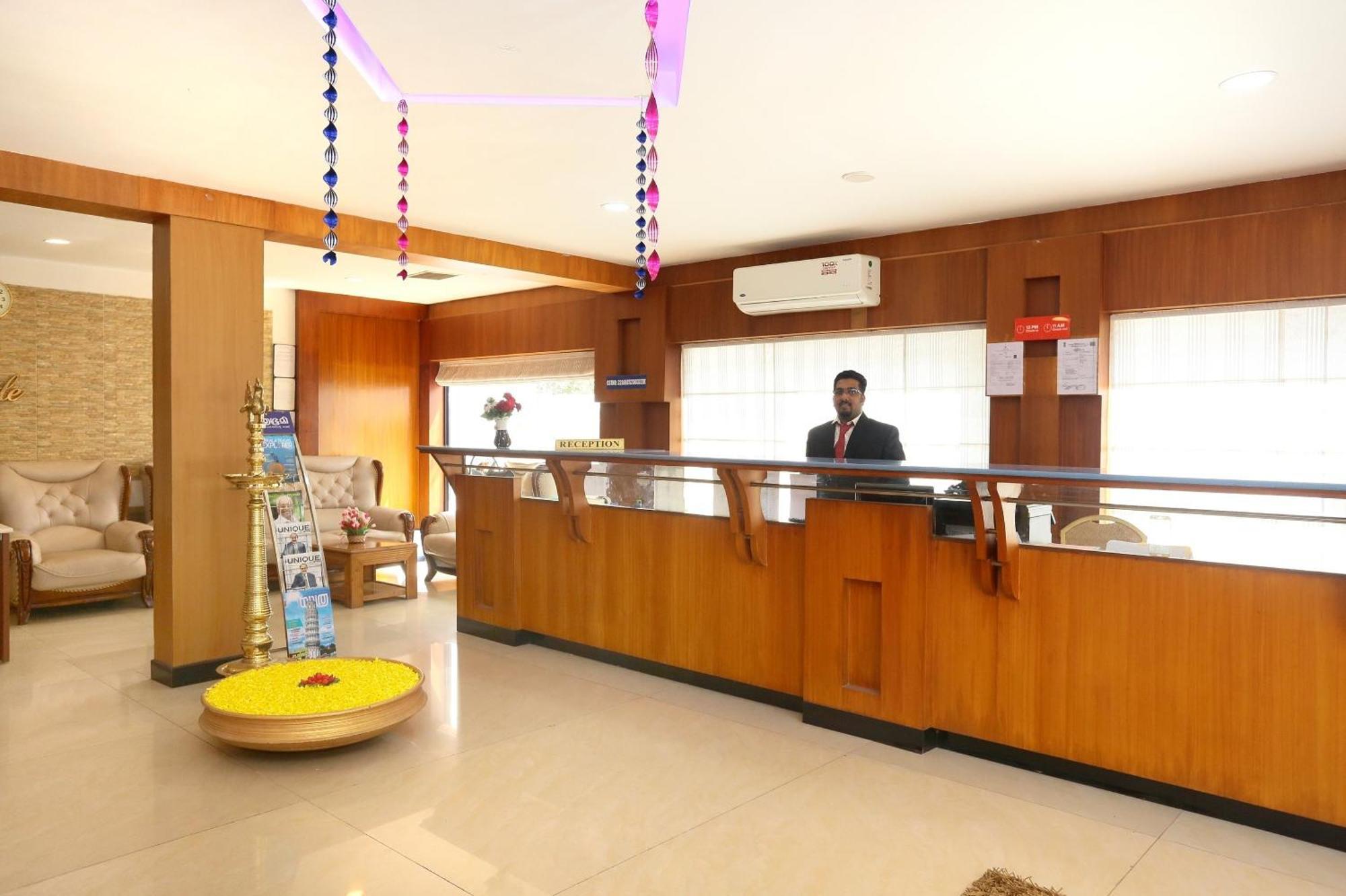 Super Townhouse Dona Castle Hotel Kollam Exterior foto